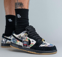 Load image into Gallery viewer, Nike SB Dunk Low Supreme Rammellzee