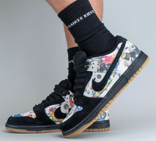 Load image into Gallery viewer, Nike SB Dunk Low Supreme Rammellzee