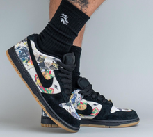 Load image into Gallery viewer, Nike SB Dunk Low Supreme Rammellzee