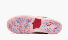 Load image into Gallery viewer, SB Dunk Low Pro “Strange Love”