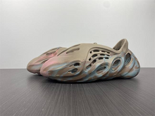 Load image into Gallery viewer, Yeezy Foam RNNR MX Sand Grey
