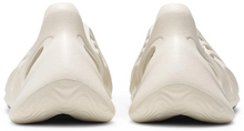 Load image into Gallery viewer, Yeezy Foam RNNR Ararat