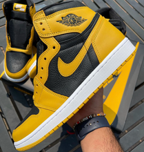 Load image into Gallery viewer, Air Jordan 1 High OG "Pollen"