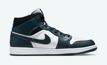 Load image into Gallery viewer, Jordan 1 Mid Armory Navy