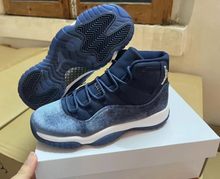 Load image into Gallery viewer, Jordan 11 Retro Midnight Navy (W)