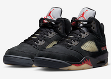 Load image into Gallery viewer, Jordan 5 Retro Gore-Tex Off-Noir (W)