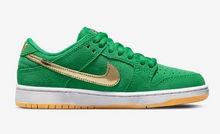 Load image into Gallery viewer, Nike SB Dunk Low Pro St. Patrick's Day (2022)