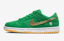 Load image into Gallery viewer, Nike SB Dunk Low Pro St. Patrick's Day (2022)