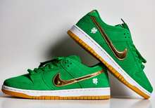 Load image into Gallery viewer, Nike SB Dunk Low Pro St. Patrick's Day (2022)
