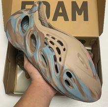 Load image into Gallery viewer, Yeezy Foam RNNR MX Sand Grey