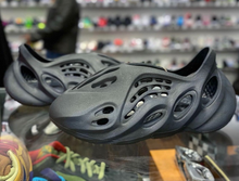 Load image into Gallery viewer, Yeezy Foam RNNR Mineral Blue
