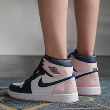 Load image into Gallery viewer, Jordan 1 Retro High OG Atmosphere (W)