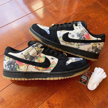 Load image into Gallery viewer, Nike SB Dunk Low Supreme Rammellzee

