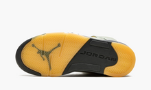 Load image into Gallery viewer, Jordan 5 Retro Jade Horizon
