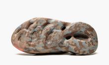 Load image into Gallery viewer, Yeezy Foam RNNR MX Sand Grey
