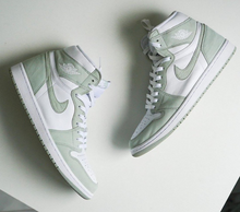 Load image into Gallery viewer, Jordan 1 High OG Seafoam (W)
