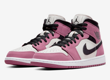 Load image into Gallery viewer, Jordan 1 Mid SE Light Mulberry (W)
