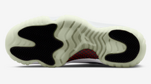 Load image into Gallery viewer, Air Jordan 11 Low “72-10”
