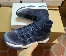 Load image into Gallery viewer, Jordan 11 Retro Midnight Navy (W)
