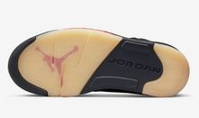 Load image into Gallery viewer, Jordan 5 Retro Gore-Tex Off-Noir (W)

