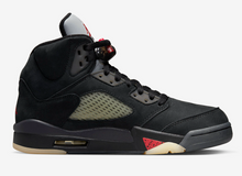 Load image into Gallery viewer, Jordan 5 Retro Gore-Tex Off-Noir (W)
