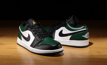 Load image into Gallery viewer, Jordan 1 Low Green Toe
