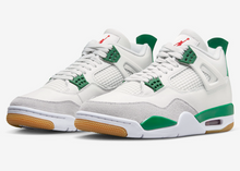Load image into Gallery viewer, Jordan 4 Retro SB Pine Green
