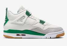 Load image into Gallery viewer, Jordan 4 Retro SB Pine Green
