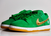 Load image into Gallery viewer, Nike SB Dunk Low Pro St. Patrick's Day (2022)
