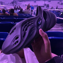 Load image into Gallery viewer, adidas Yeezy Foam RNNR Onyx
