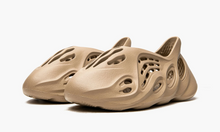 Load image into Gallery viewer, Yeezy Foam RNNR Mist

