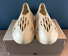 Load image into Gallery viewer, Yeezy Foam RNR Desert Sand
