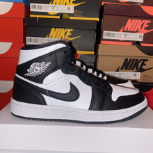Load image into Gallery viewer, Jordan 1 Mid Split Black White (W)
