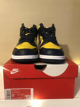 Load image into Gallery viewer, Dunk High SP “Michigan”
